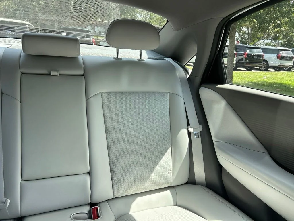 Used 2023 White Hyundai Limited image 14