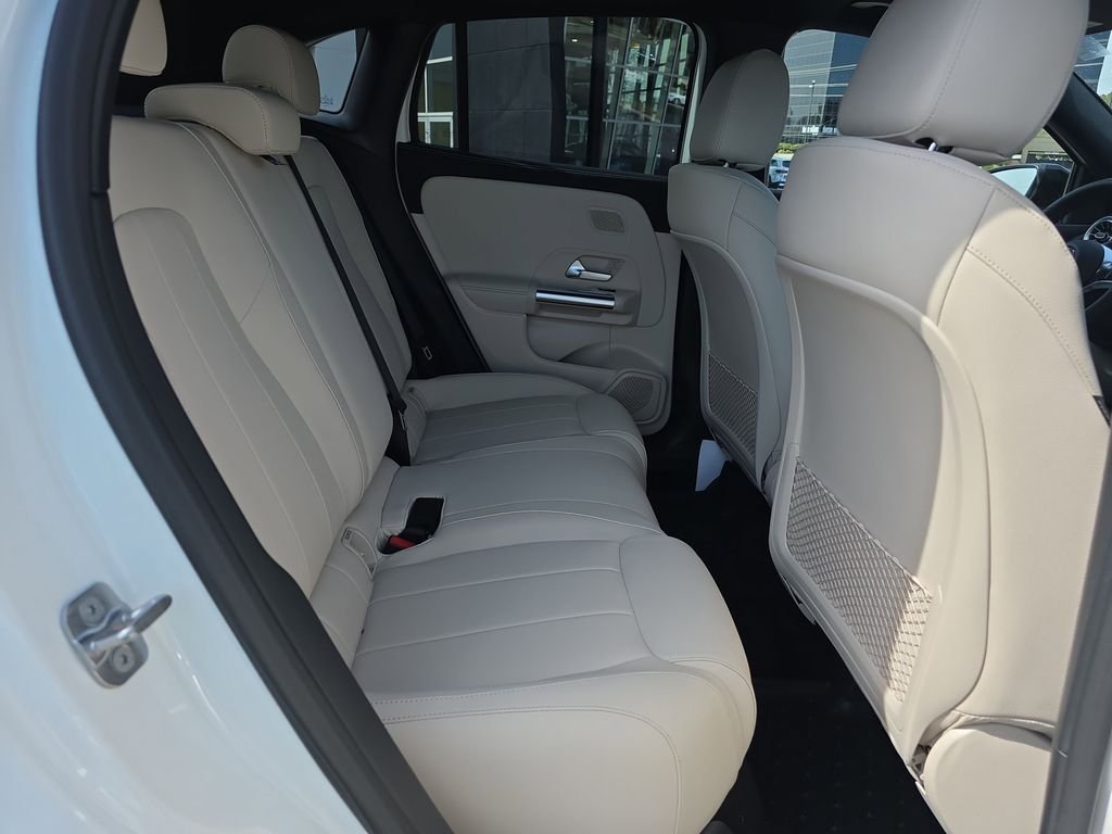 New 2026 Polar White Mercedes-Benz GLA 250 image 15