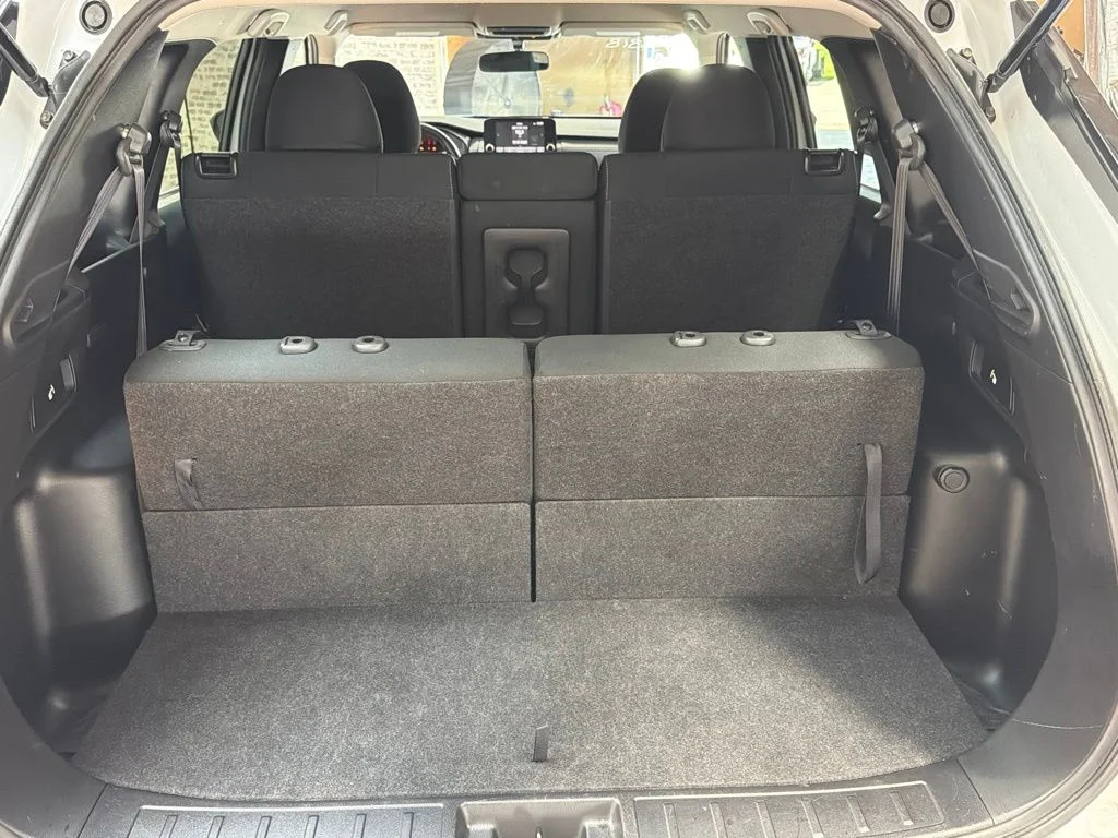 Used 2023 White Mitsubishi ES image 10
