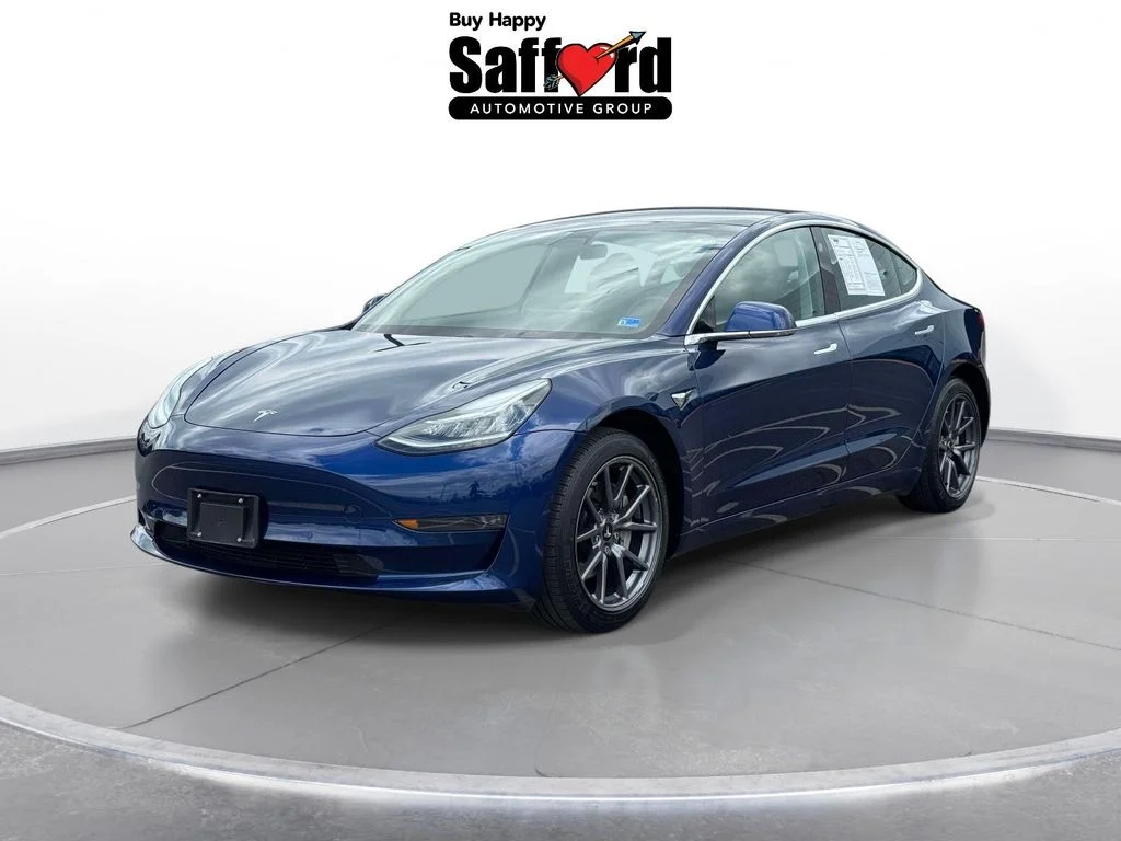 Used 2019  Tesla Standard Range Plus image 1