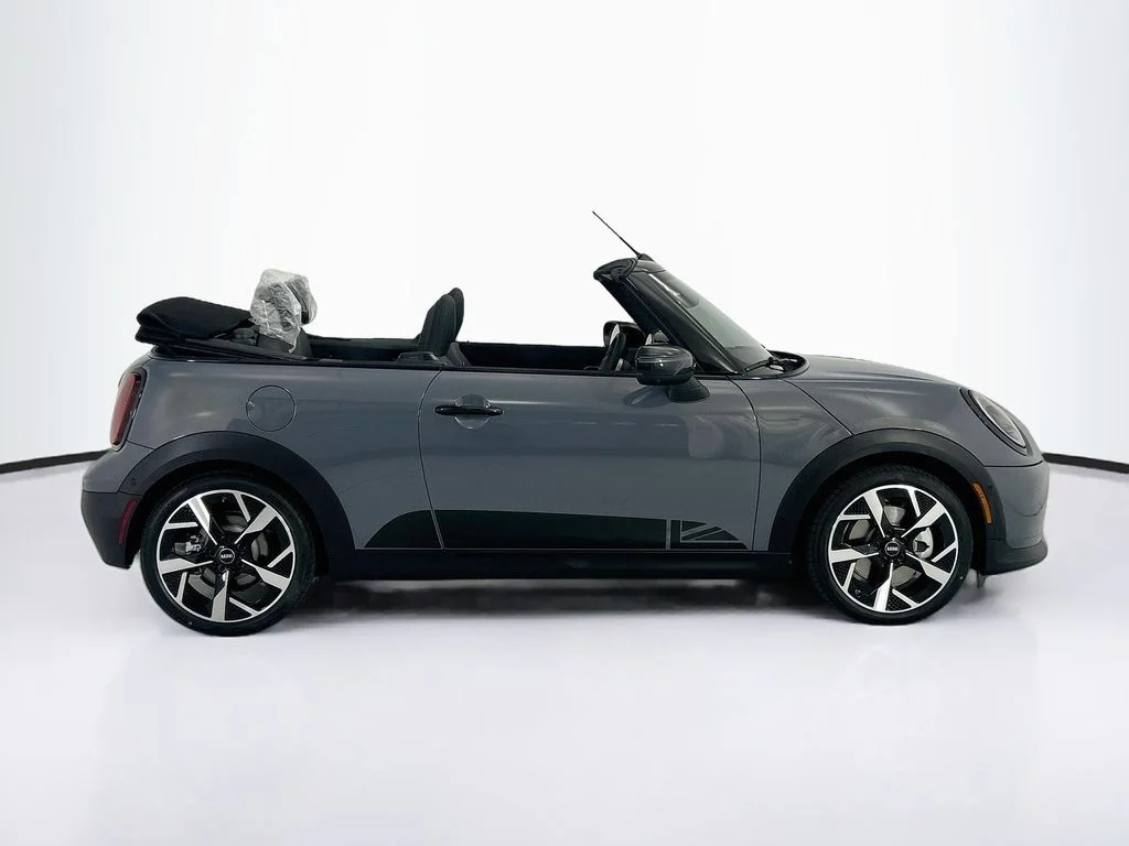 New 2026 Copper Grey Metallic MINI Iconic image 4