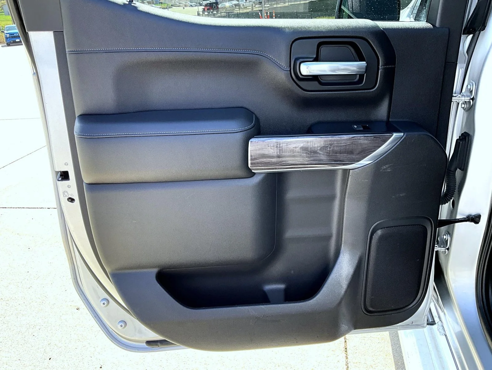 Used 2019 Silver Chevrolet LTZ image 22