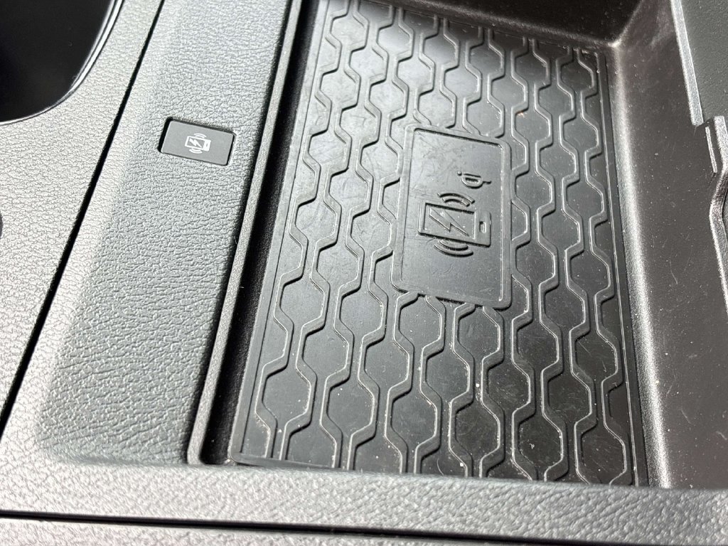 Used 2025 White Nissan PRO-4X image 30