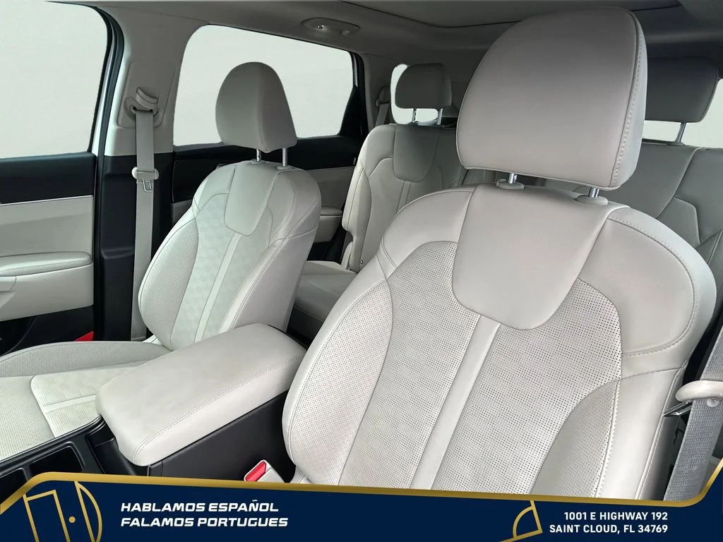Used 2025 White Kia EX image 22