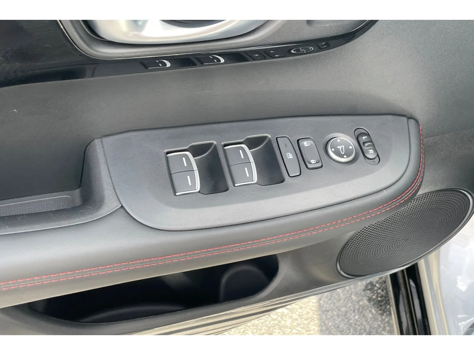 Used 2025 Solar Silver Metallic Acura w/A-Spec Package image 11