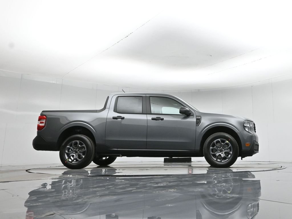 New 2026 Carbonized Gray Metallic Ford XLT image 45