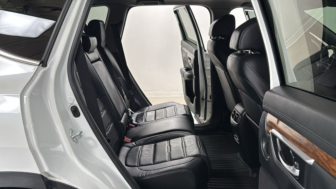 Used 2021 White Honda Touring image 17