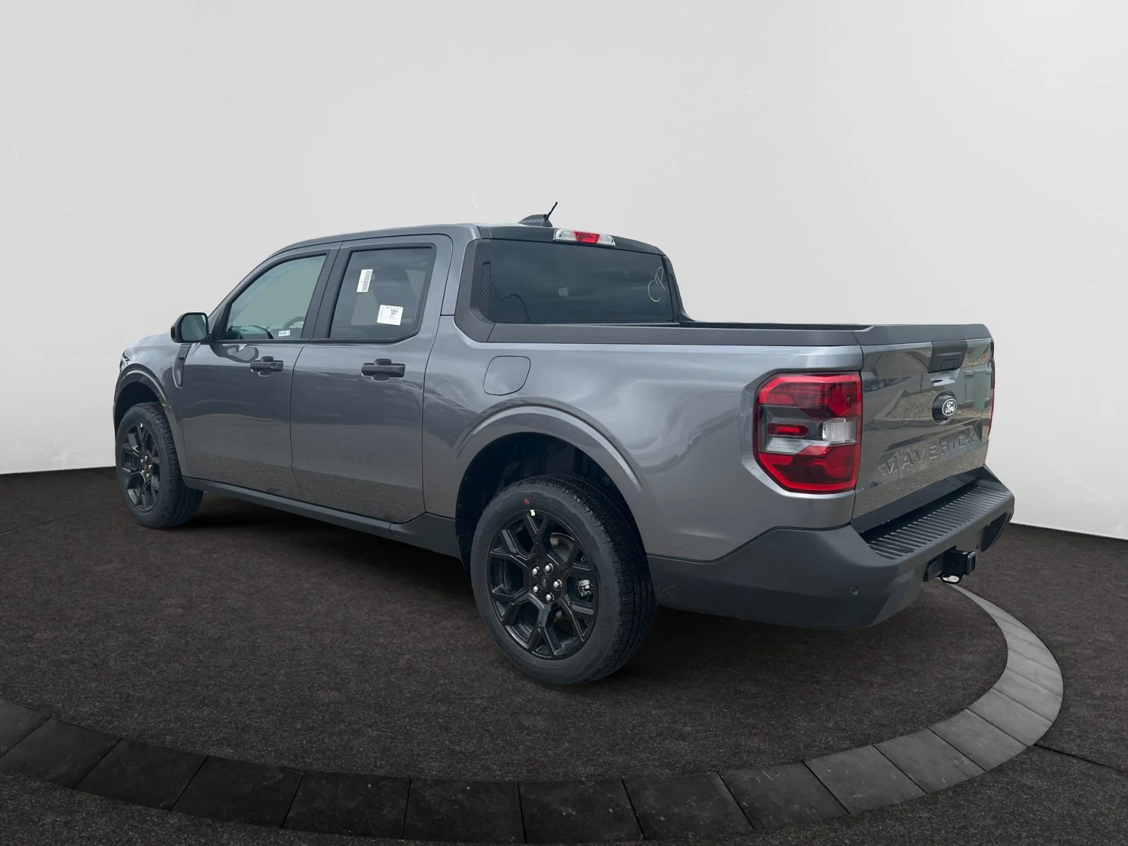 New 2026 Carbonized Grey Metallic Ford XLT image 3