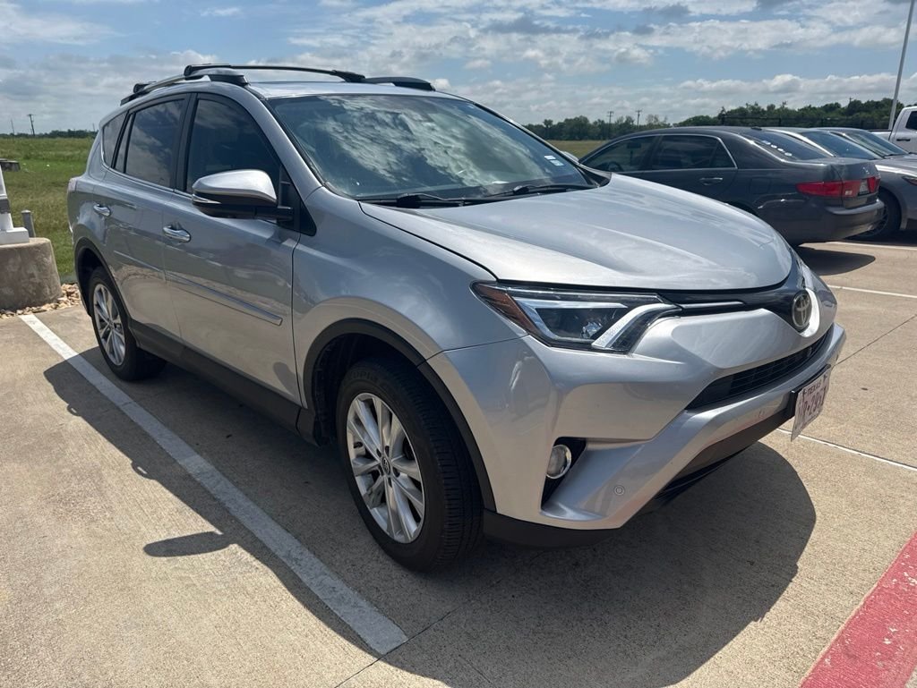 2017 Toyota RAV4 Limited's photo