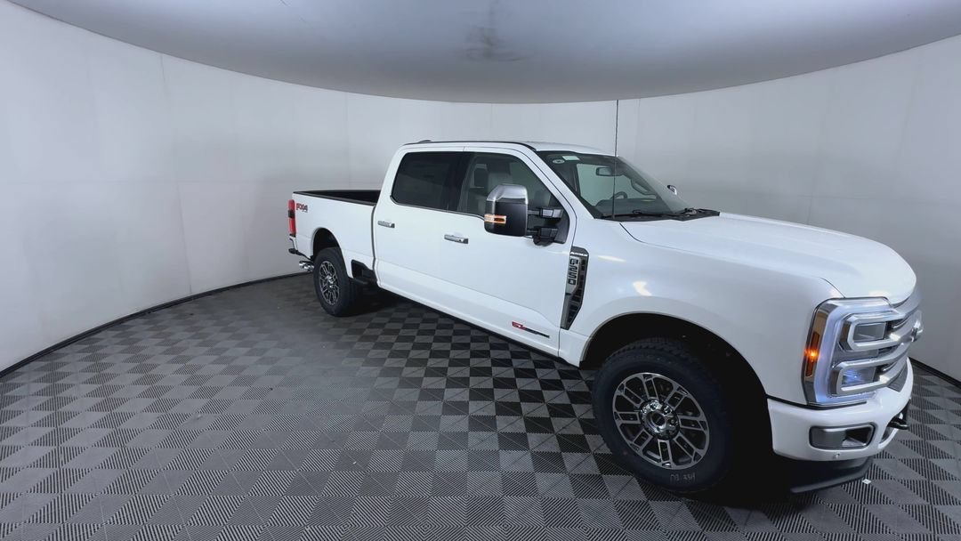 New 2027 Star White Metallic Tri-Coat Ford Platinum image 2