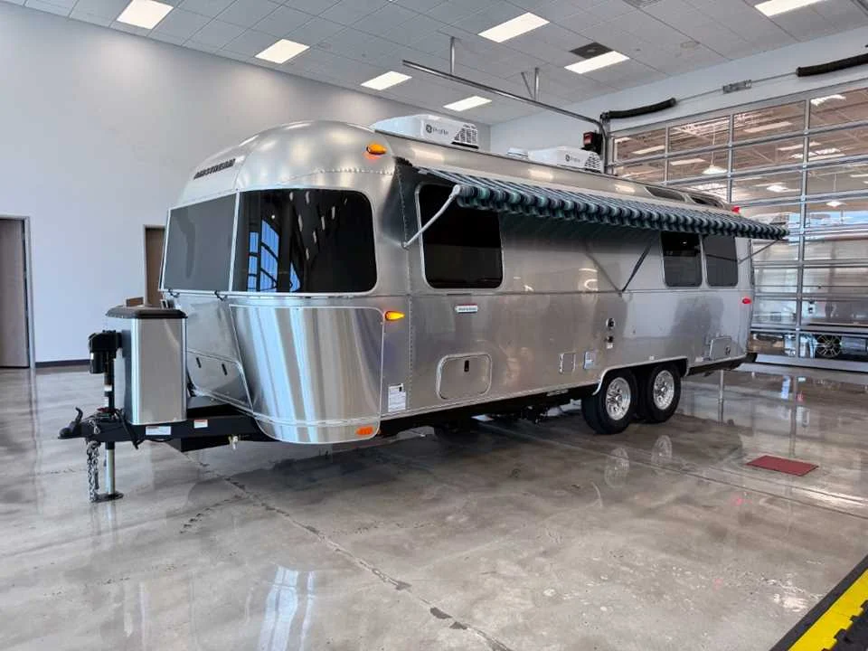 New 2027 SILVER AIRSTREAM  image 24