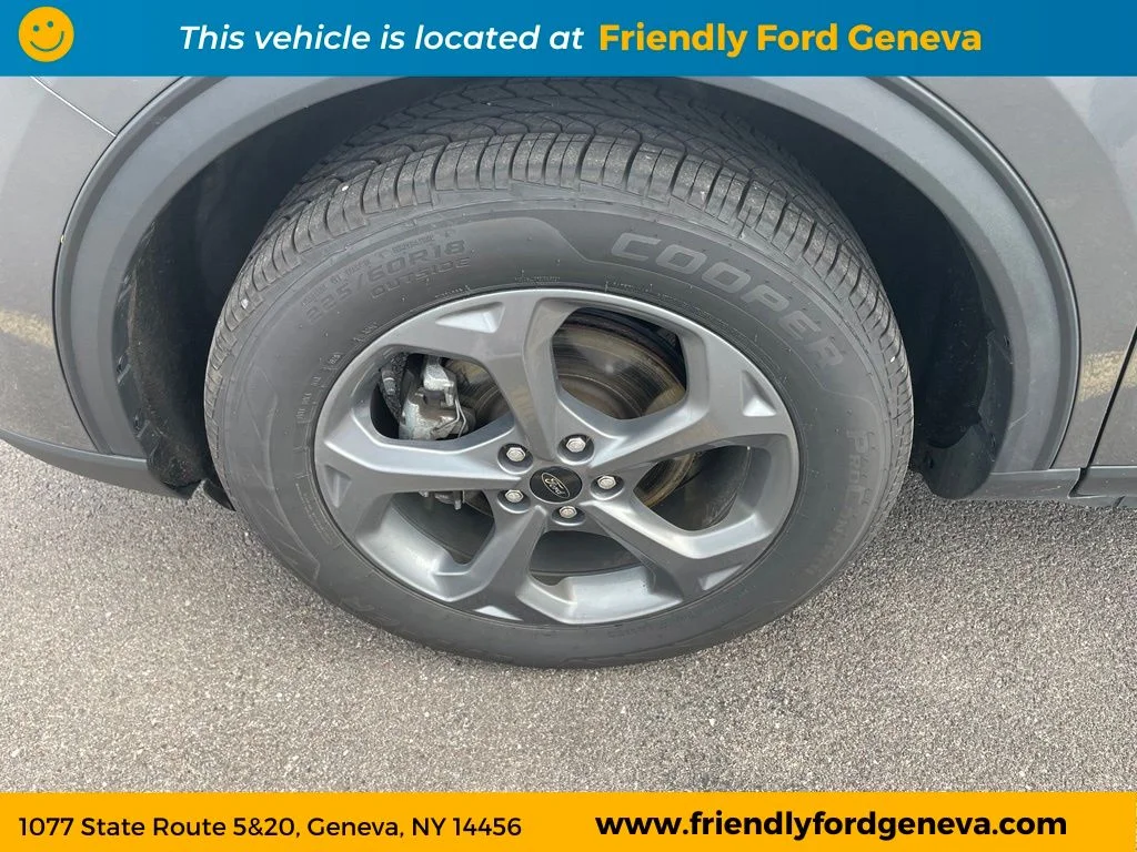 Used 2025 Carbonized Gray Metallic Ford ST-Line image 9
