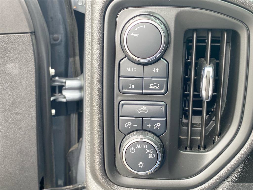 Used 2021 Satin Steel Metallic Chevrolet Custom image 20