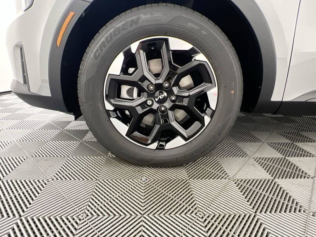 New 2026 Wolf Gray Kia S image 13