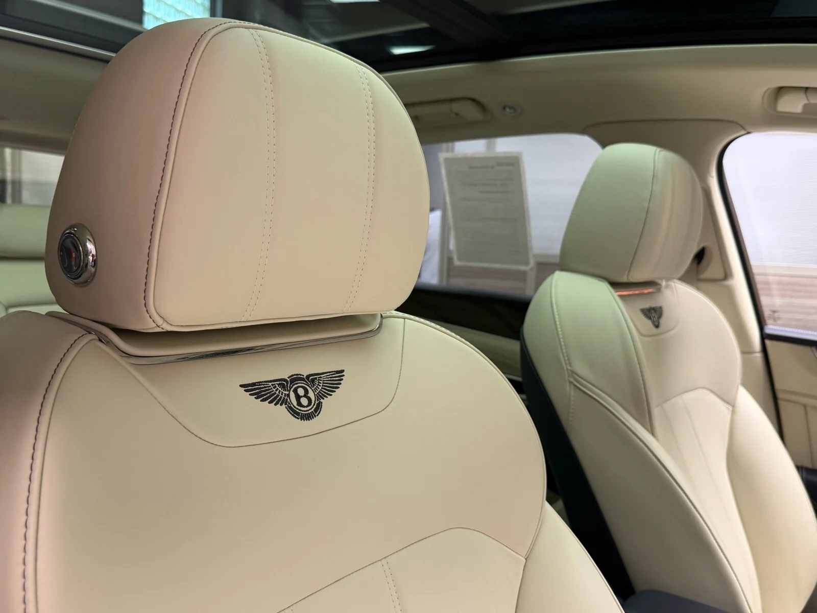 Used 2019 Dk. Blue Bentley V8 image 27