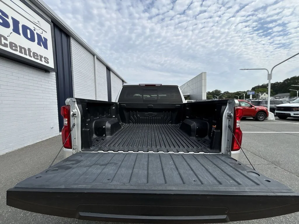 Used 2019 Silver Chevrolet RST image 21
