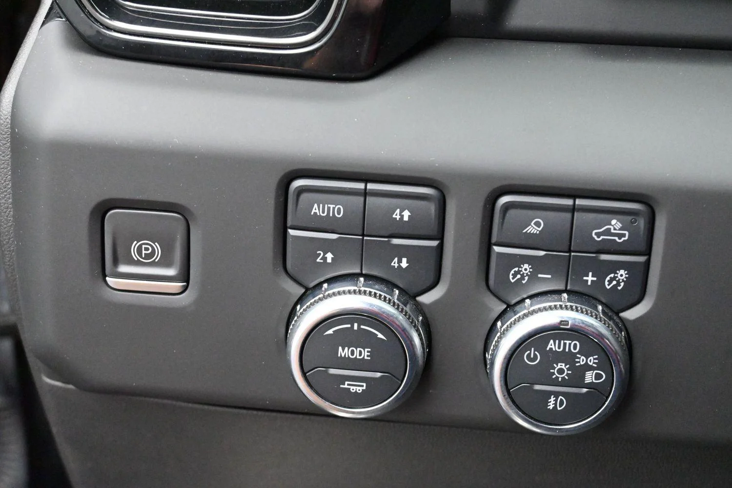 Used 2023 Onyx Black GMC AT4 image 20