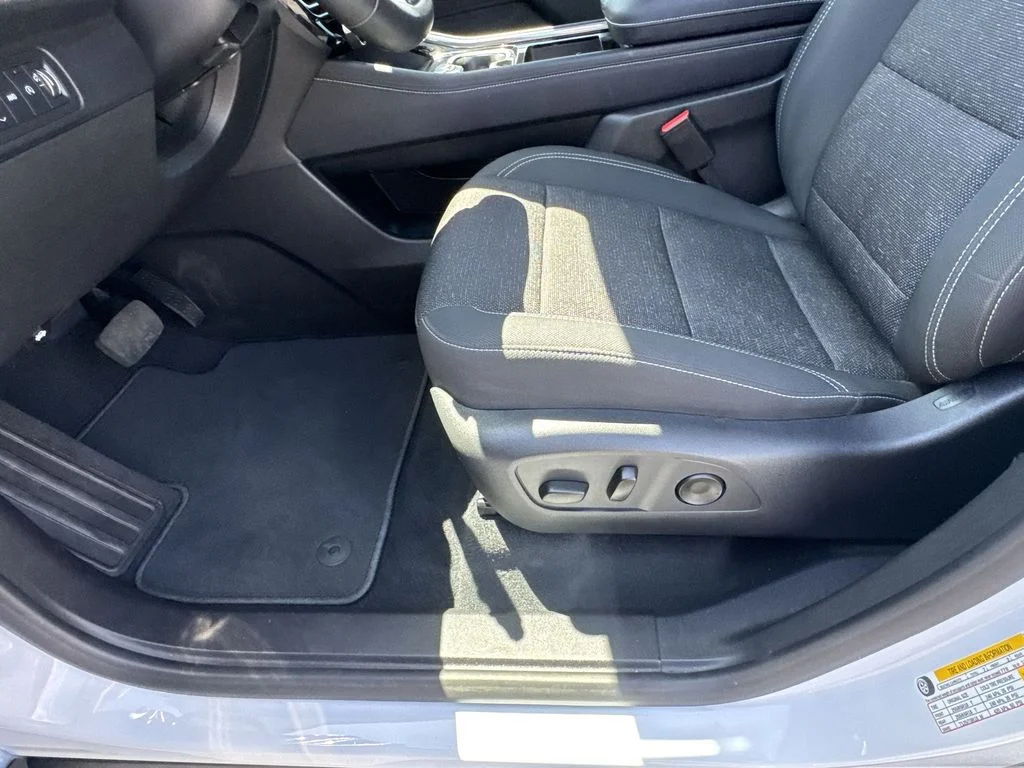 Used 2026 White Chevrolet LT image 19