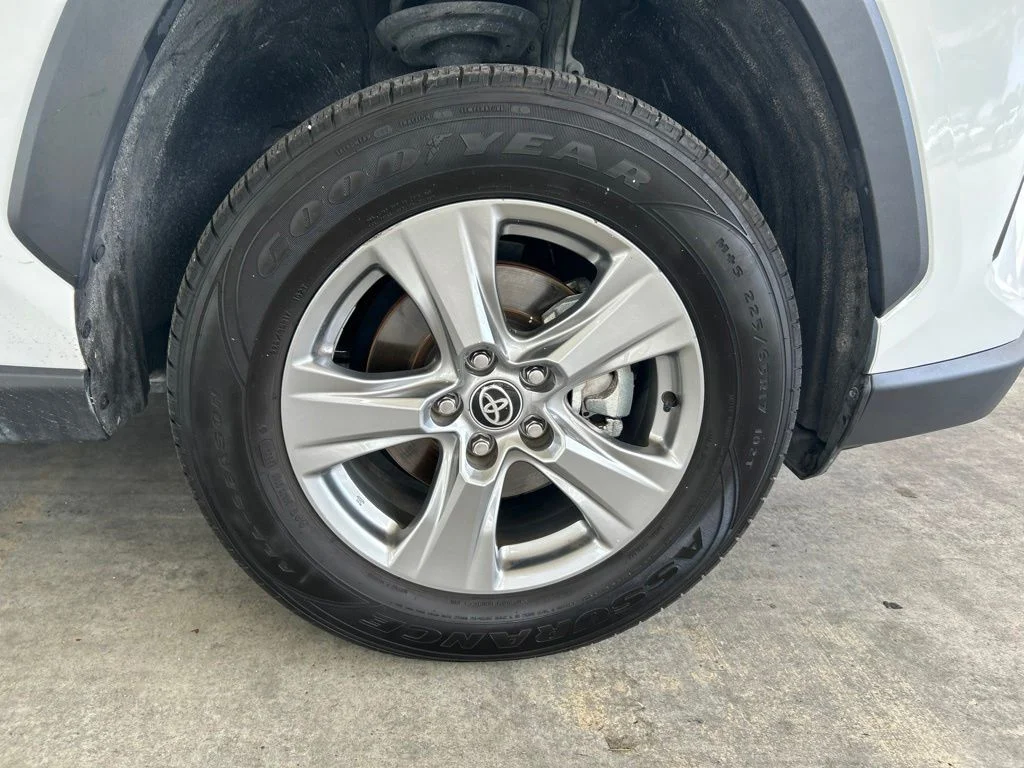 Used 2025 White Toyota XLE image 20