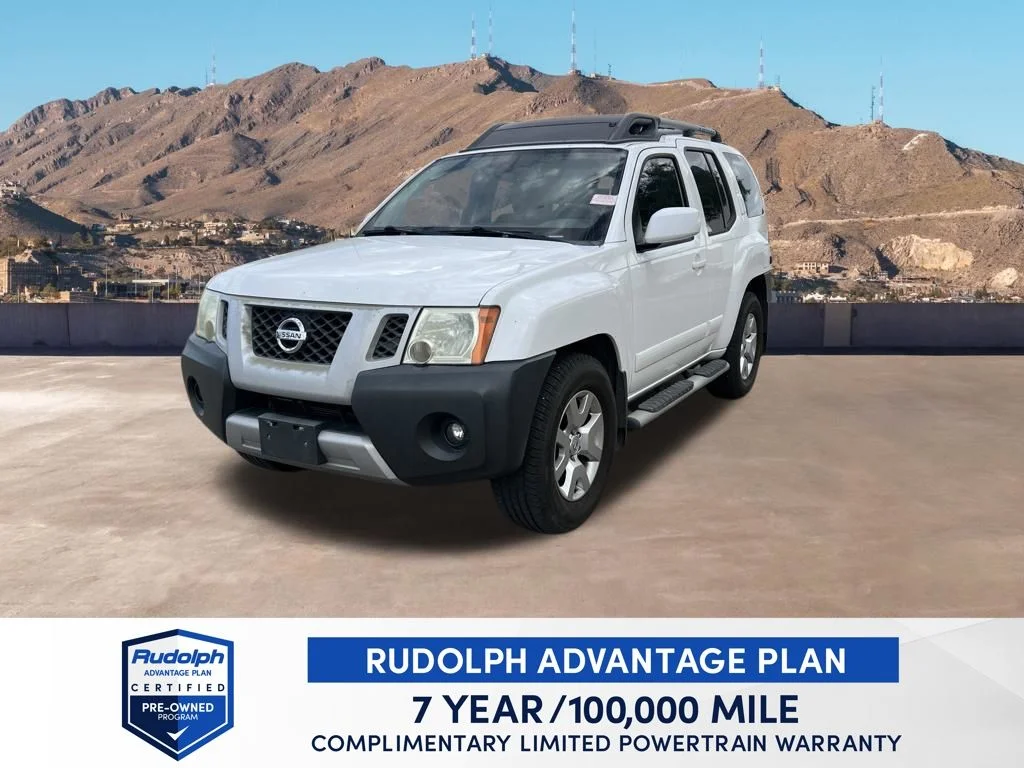 Used 2010 White Nissan SE image 1