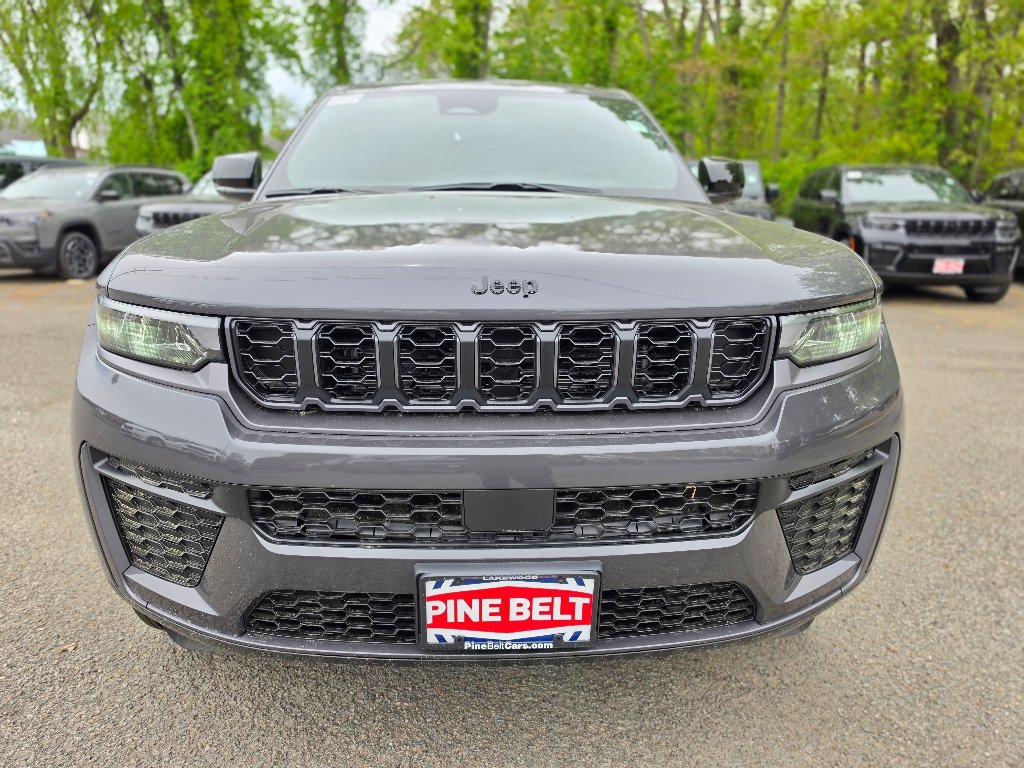 New 2026 Baltic Gray Metallic Clear-Coat Exterior Paint Jeep Laredo image 7