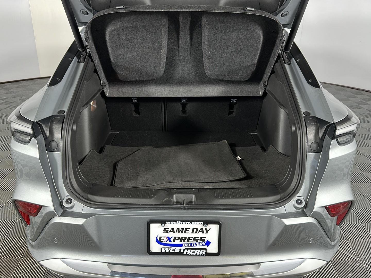 Used 2024 Moonstone Gray Metallic Buick Avenir image 23