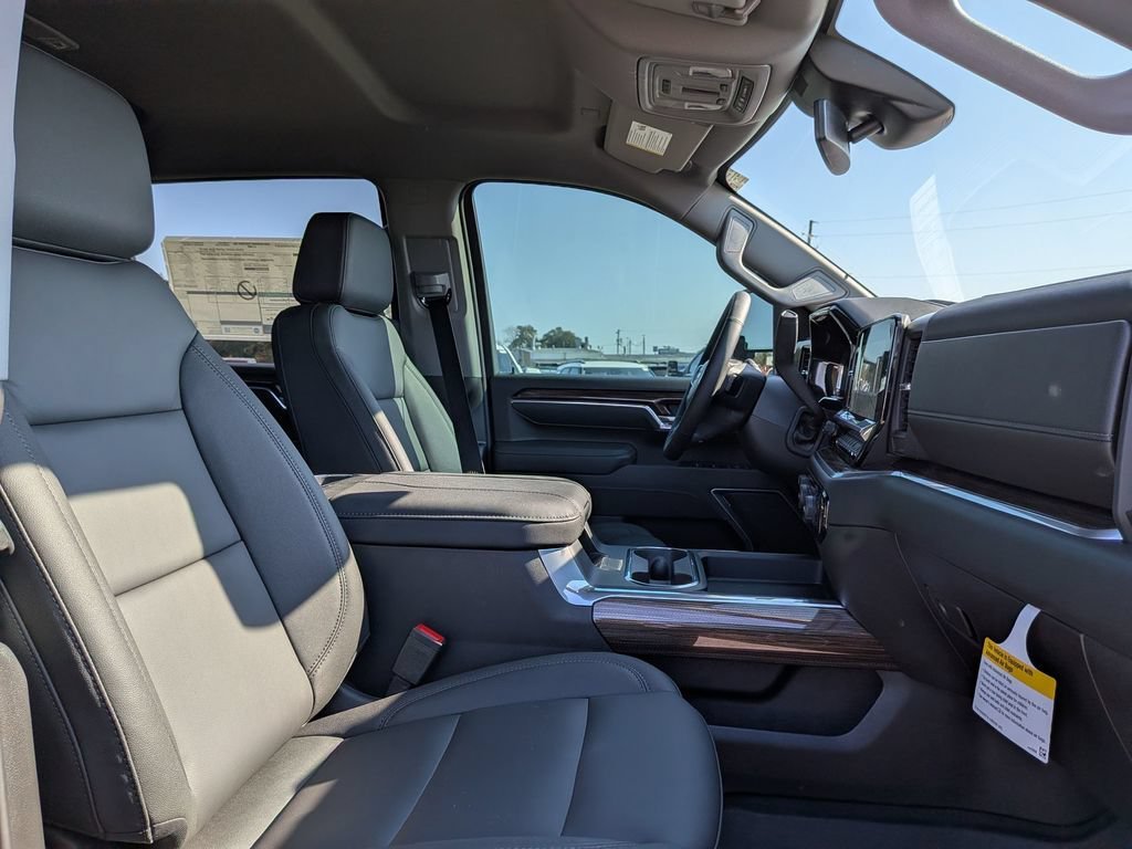 New 2026 Black Chevrolet LT image 28
