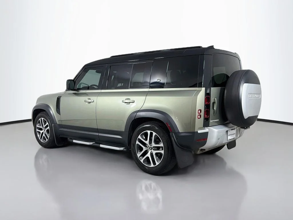 Used 2022 Green Land Rover S image 7