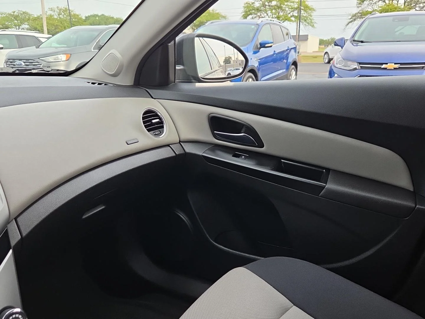 Used 2014 BLUE RAY METALLIC Chevrolet LS image 13