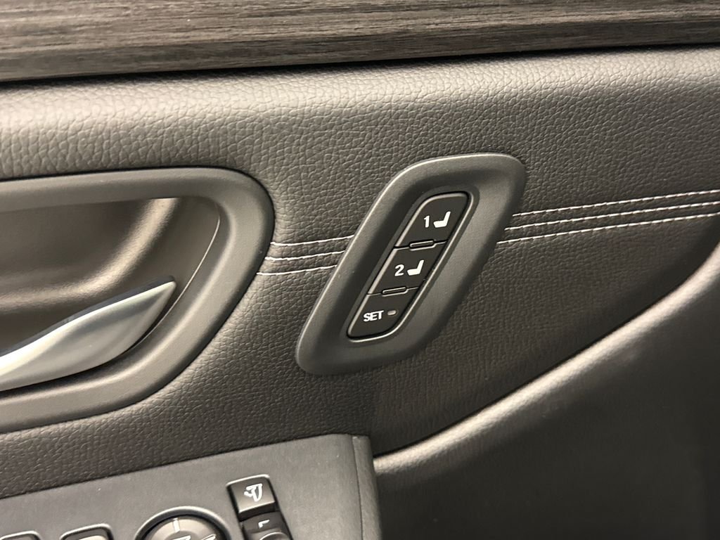 New 2026 Sonic Gray Pearl Honda Touring image 22