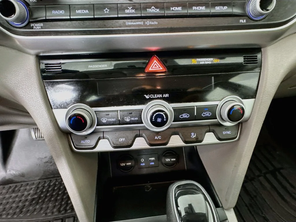 Used 2020 Black Hyundai SEL image 17