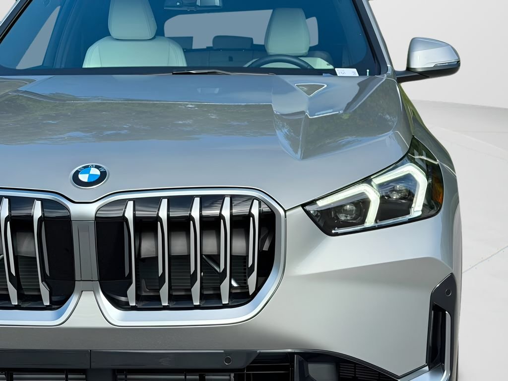 New 2026 Space Silver Metallic BMW xDrive28i image 26