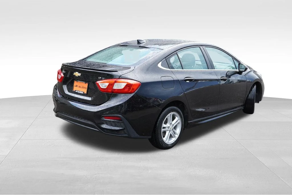 Used 2017 Mosaic Black Metallic Chevrolet LT image 5