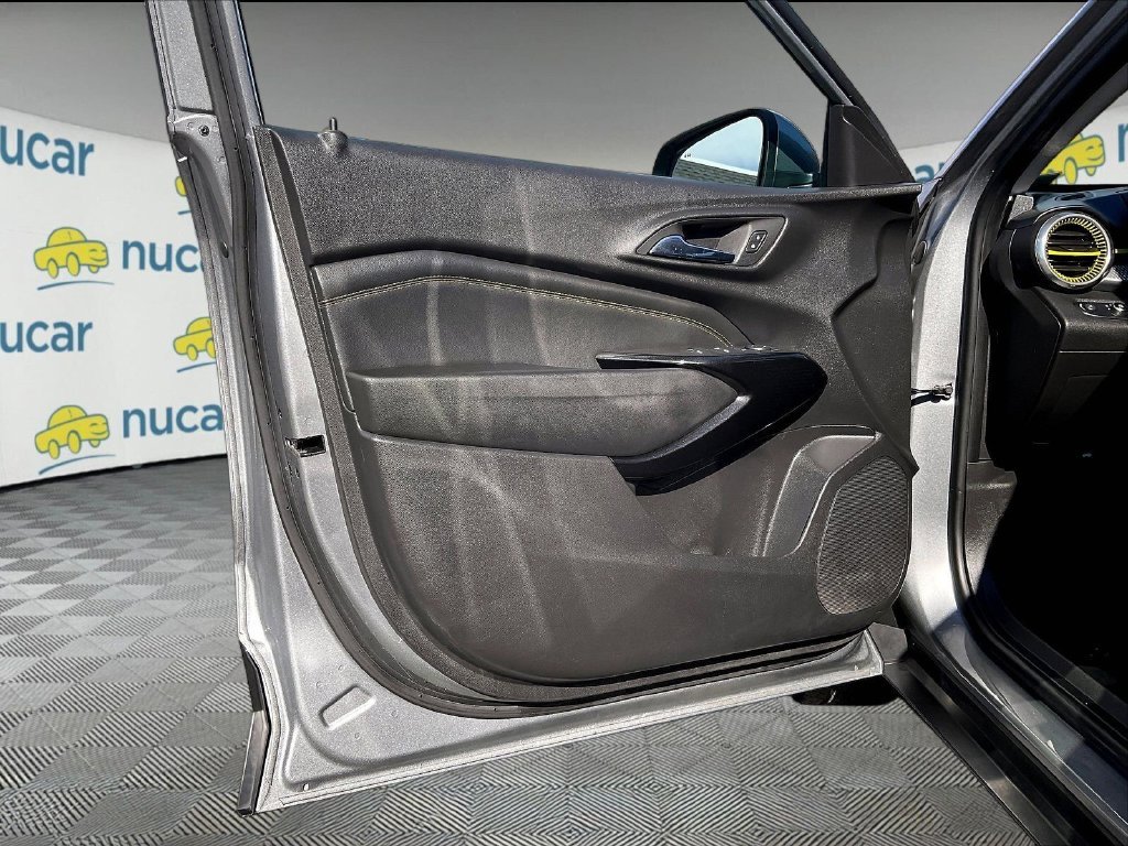 Used 2024 Gray Chevrolet LT image 9