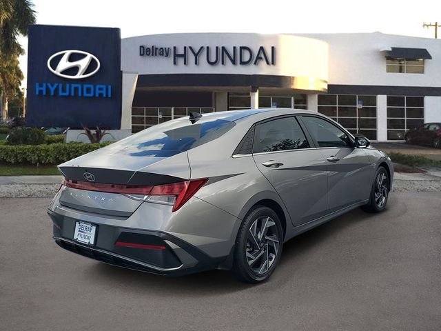 2025 Hyundai Elantra SEL - Photo 6