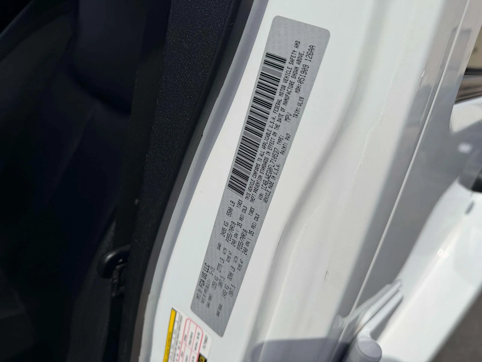 Used 2015 Bright White Clearcoat Jeep Altitude image 39