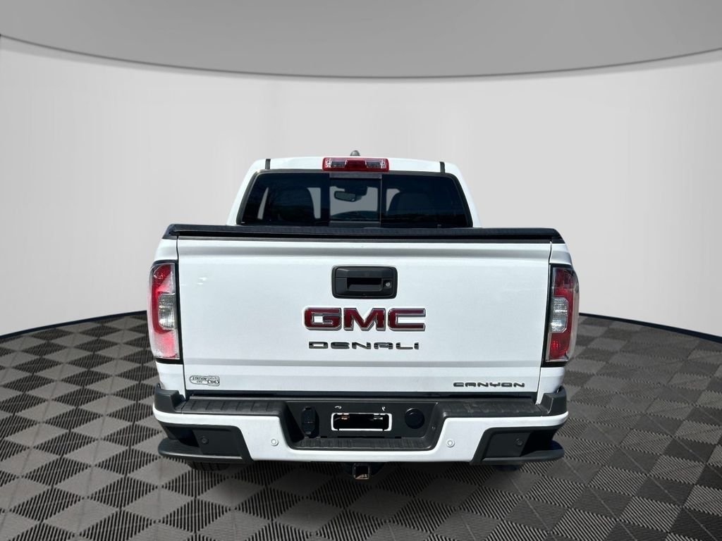 Used 2022 White GMC Denali image 6
