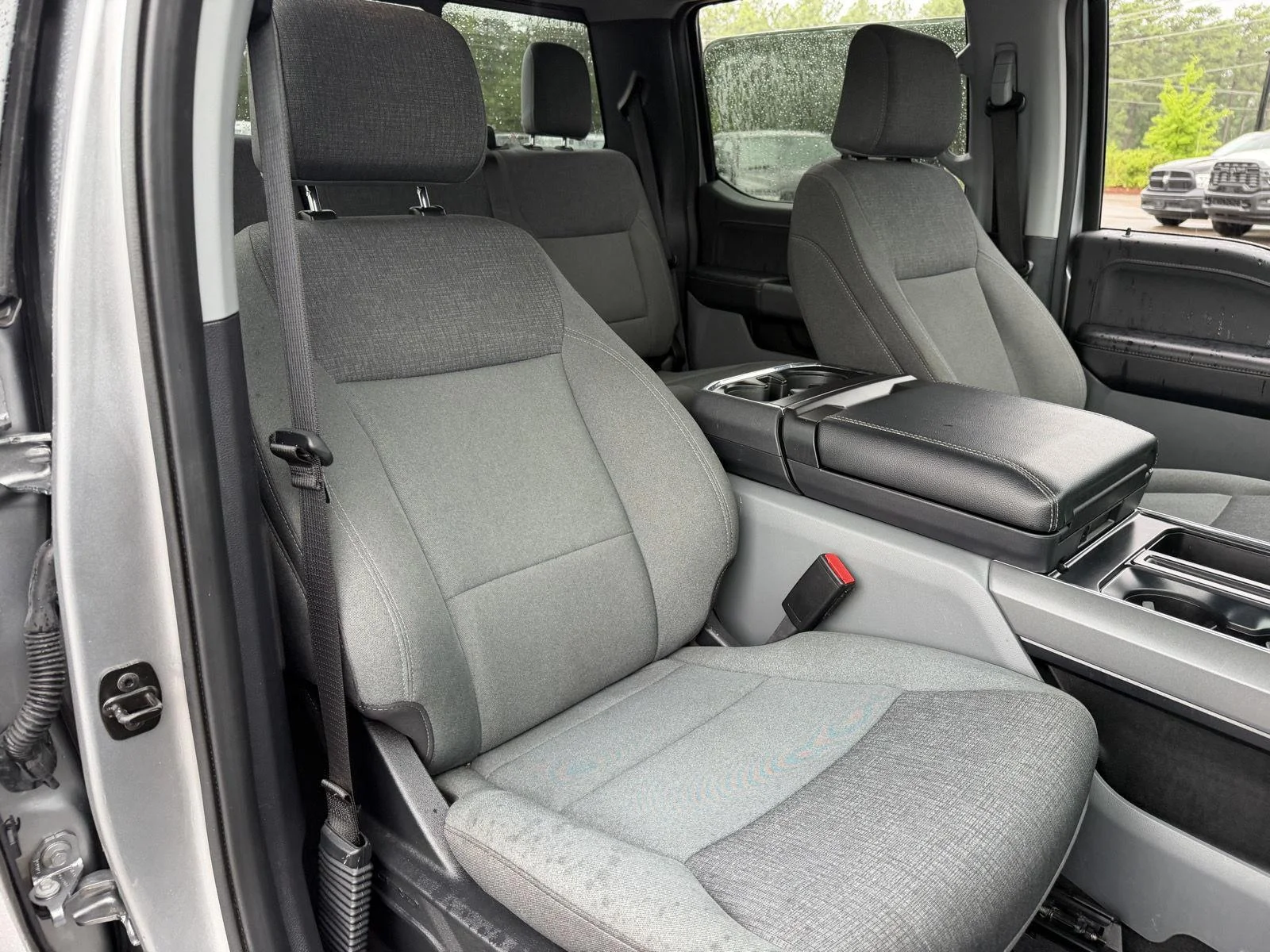 Used 2024 Iconic Silver Ford XLT image 21