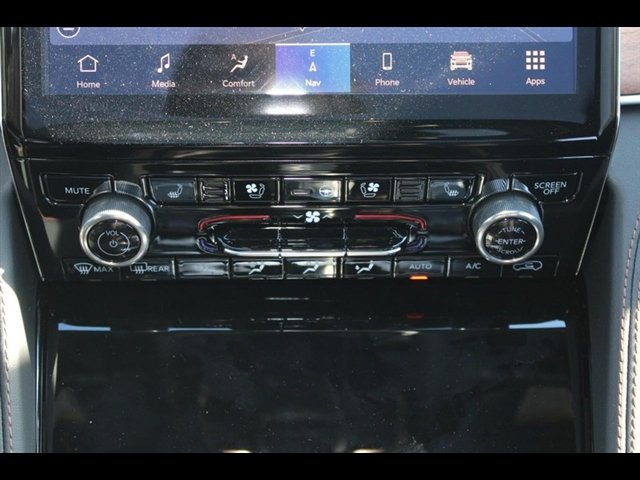 Used 2022 Diamond Black C Jeep Summit Reserve 4xe image 18