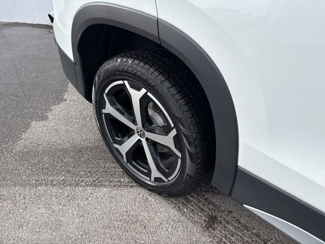 New 2026 Pure White Volkswagen 2.0T SE image 5