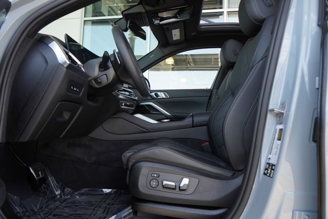 Used 2025 Gray BMW xDrive40i image 28
