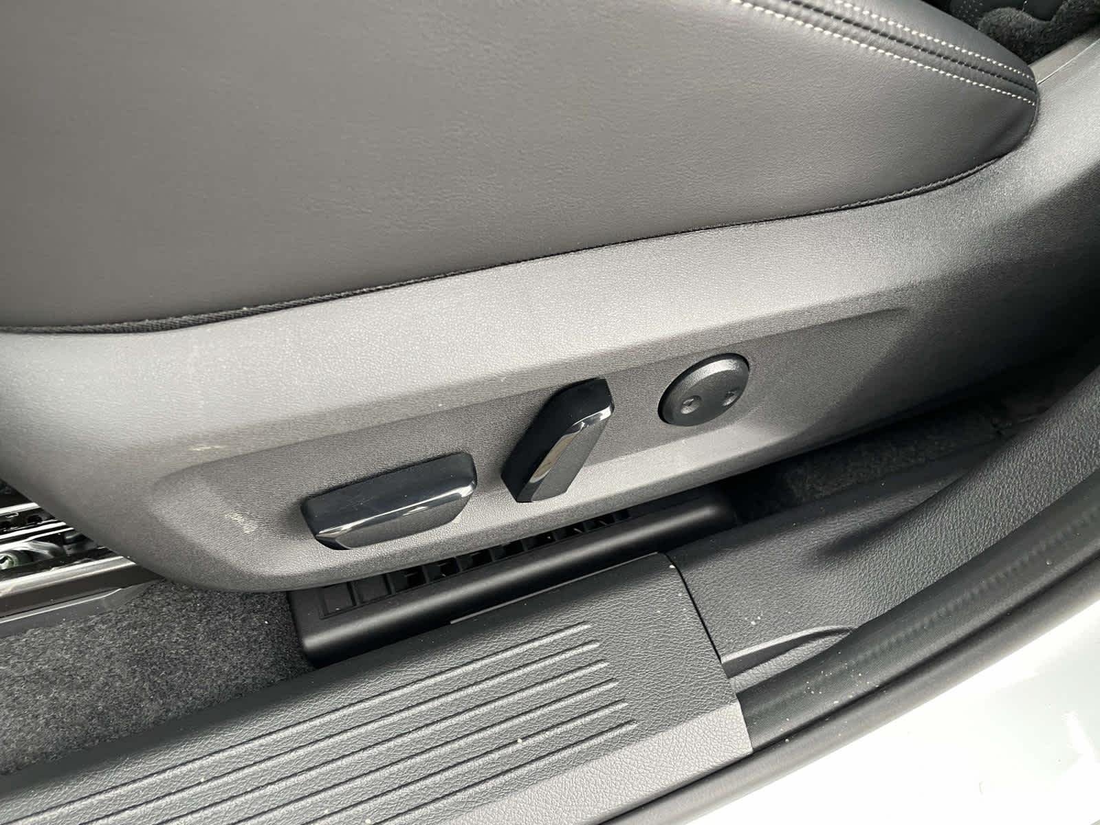 New 2026 Everest White Pearl/Super Black Nissan Platinum image 14