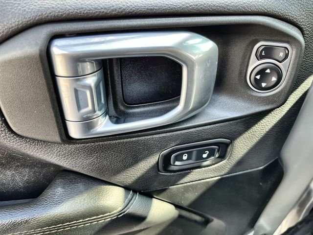 Used 2022 Gray Jeep Overland image 16