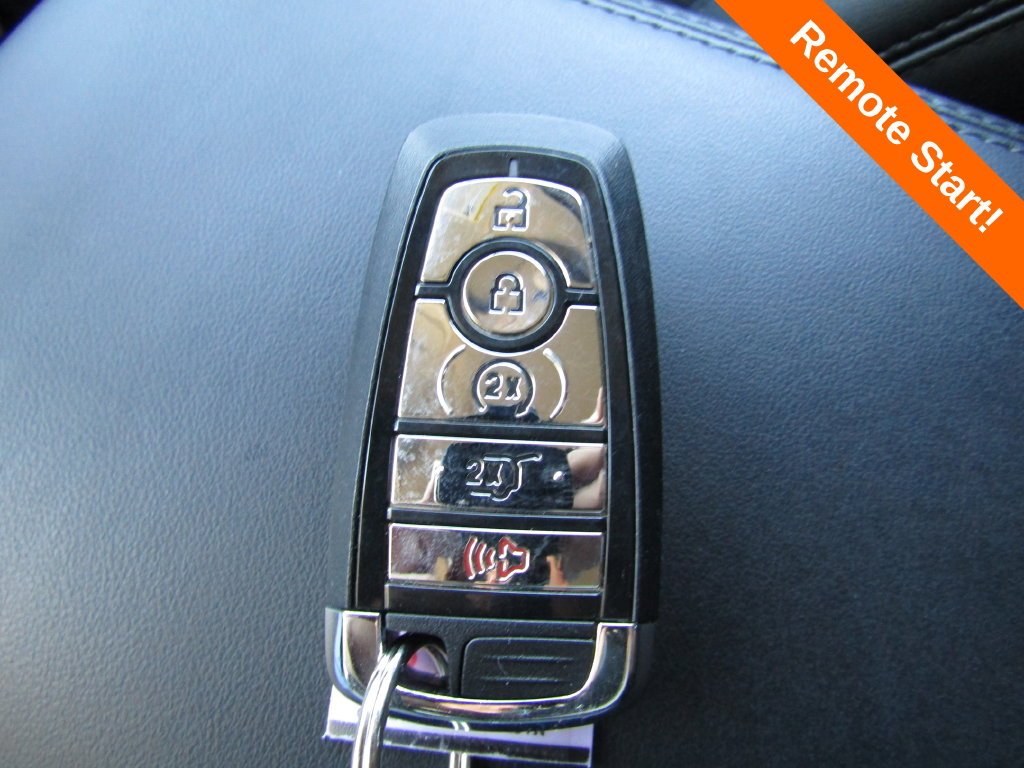 Used 2023 Red Lincoln Reserve image 23