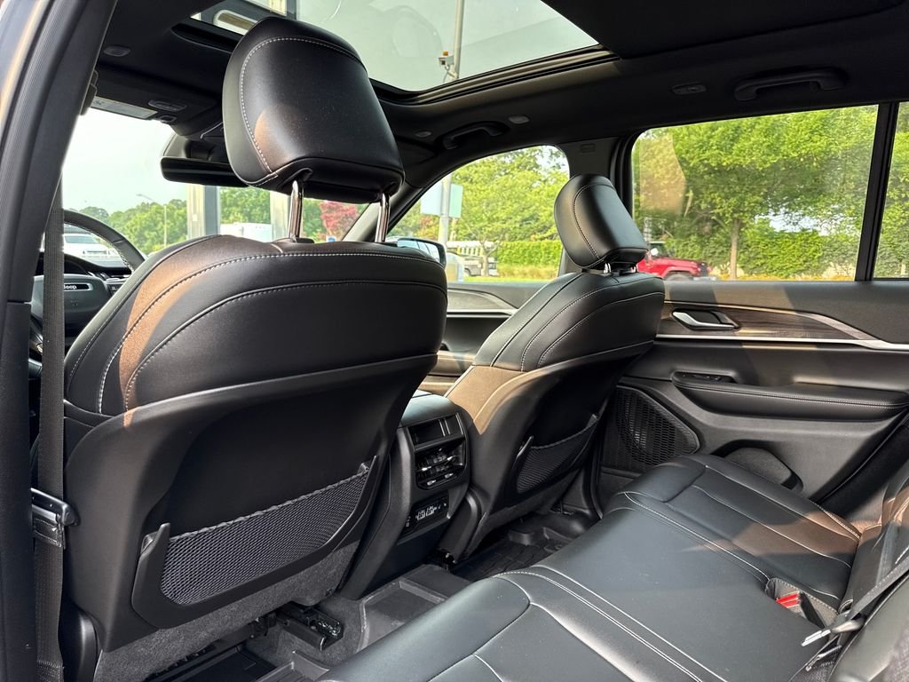 Used 2025 Gray Jeep Limited image 21