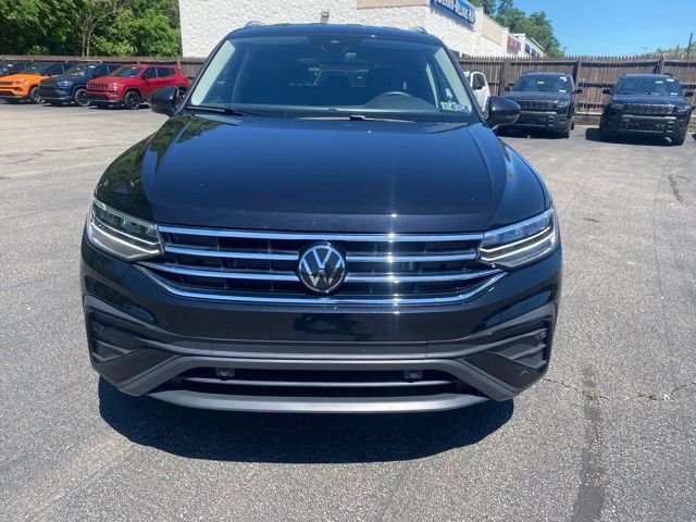 Used 2024 Black Volkswagen 2.0T SE image 1