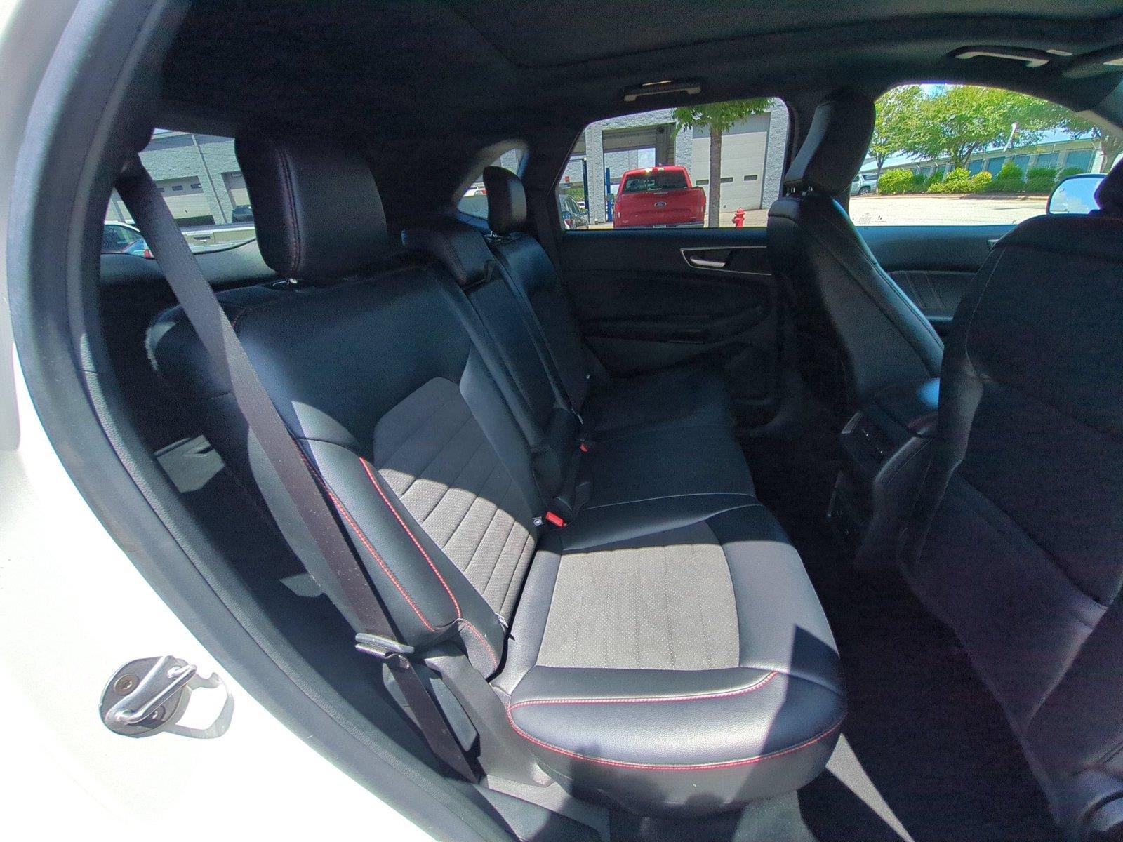 Used 2022 Star White Metallic Tri-Coat Ford ST-Line image 36