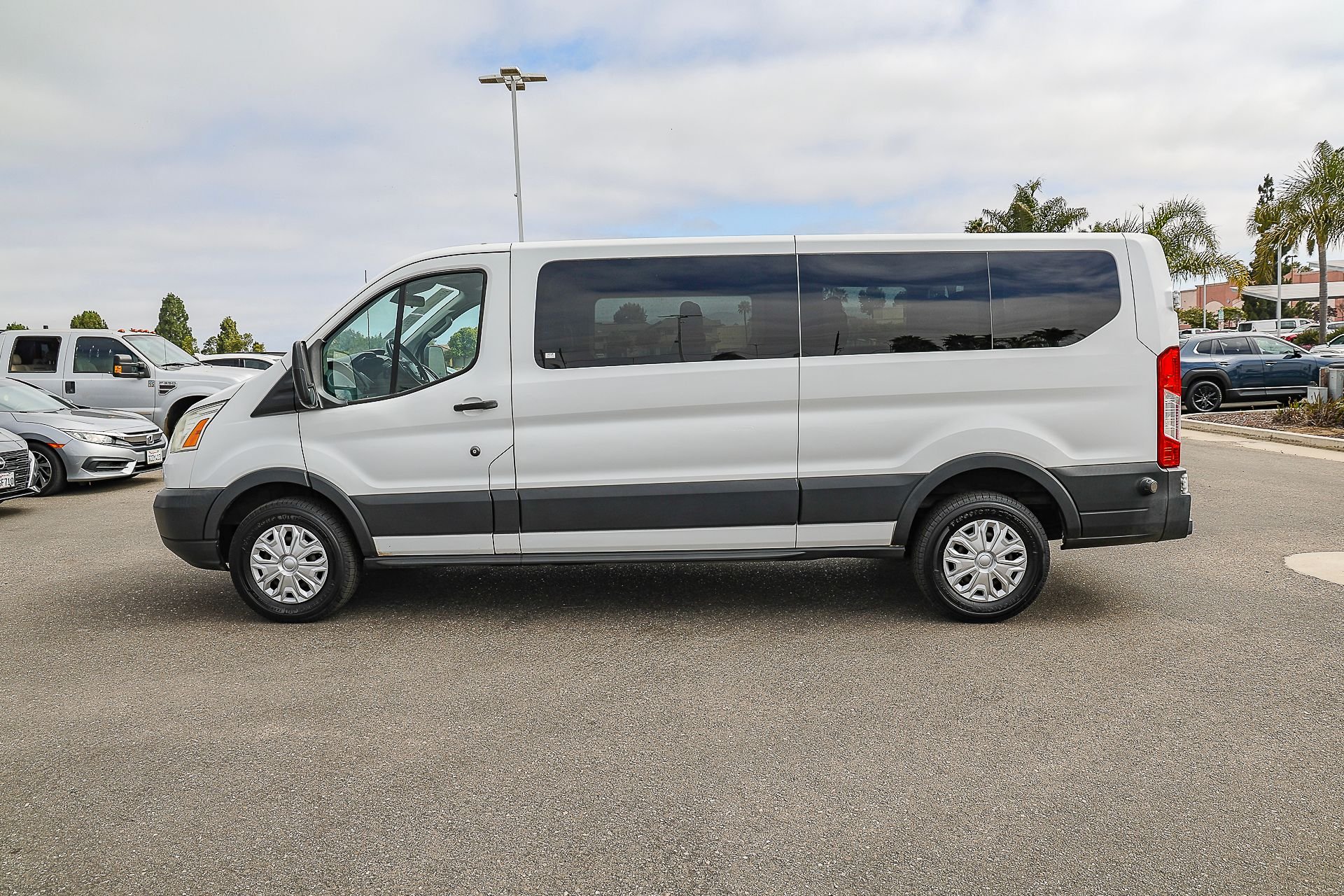 Used 2017 White Ford XLT image 7