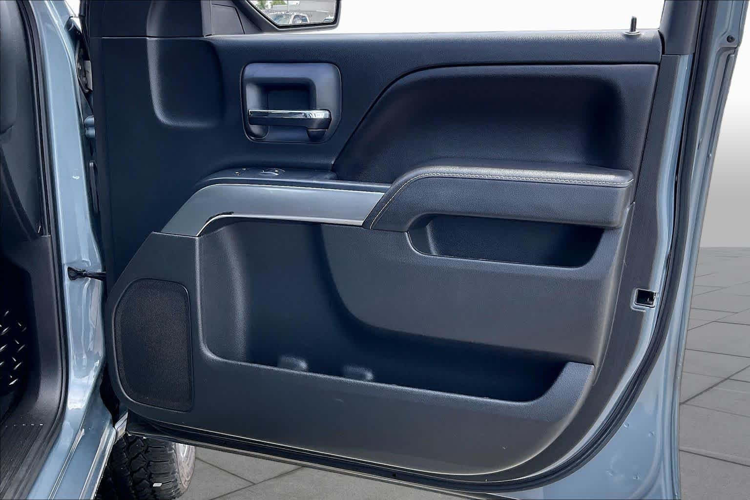 Used 2015 Slate Grey Metallic Chevrolet LT image 21