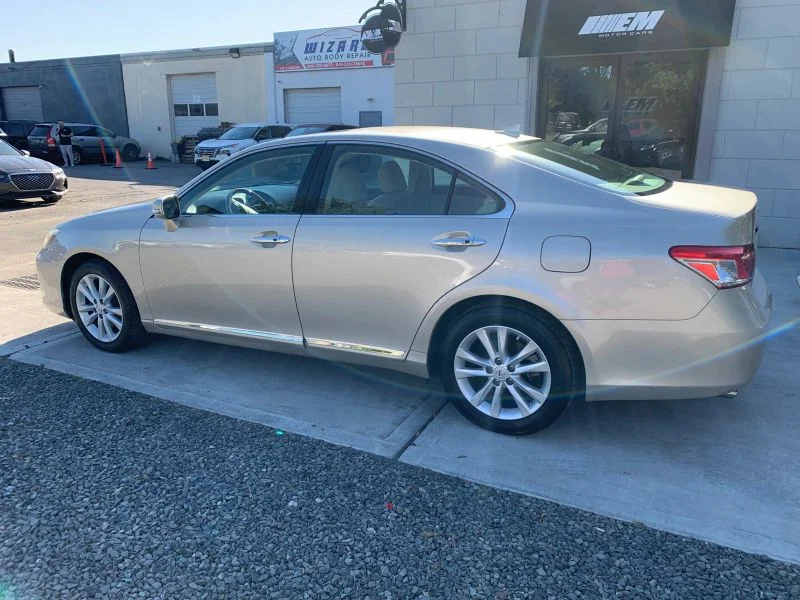 Used 2011 Gold Lexus ES 350 Sedan 4D image 10